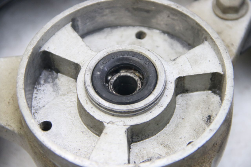 photo de HINTEN FELGE JAWA STELLA BABETTA 134 50 - Details der Befestigungspunkte