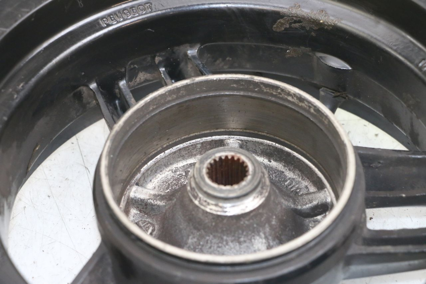 photo de HINTERRADFELGE PEUGEOT STREETZONE I 2T 50 (2018 - 2020) - Weitere Ansicht des Artikels