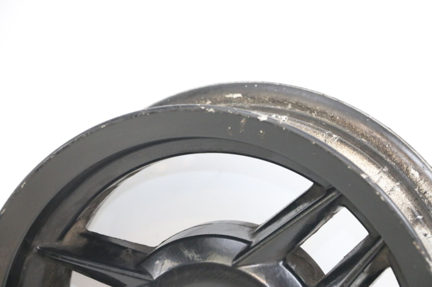 photo de HINTERRADFELGE PEUGEOT STREETZONE I 2T 50 (2018 - 2020) - Details der Befestigungspunkte