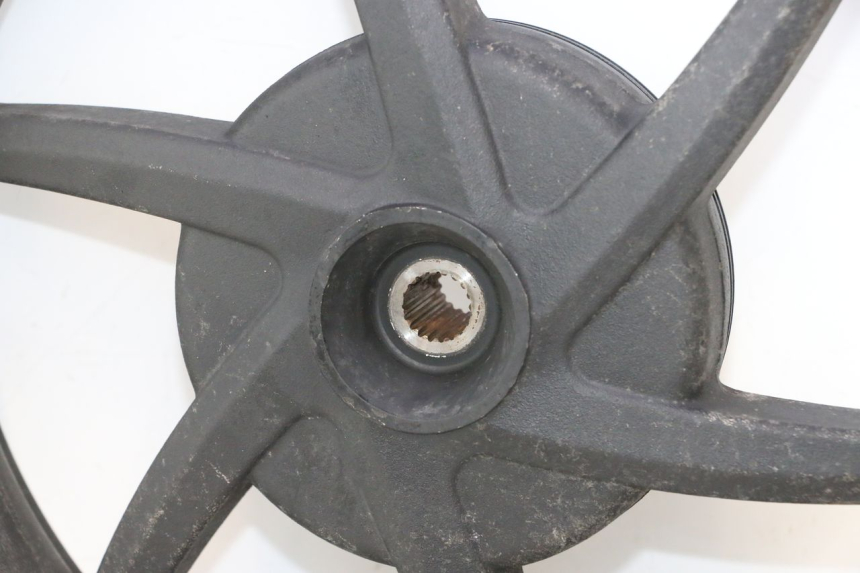 photo de HINTERRADFELGE KYMCO SUPER 8 2T 50 (2007 - 2013) - Detailansicht des Bauteils