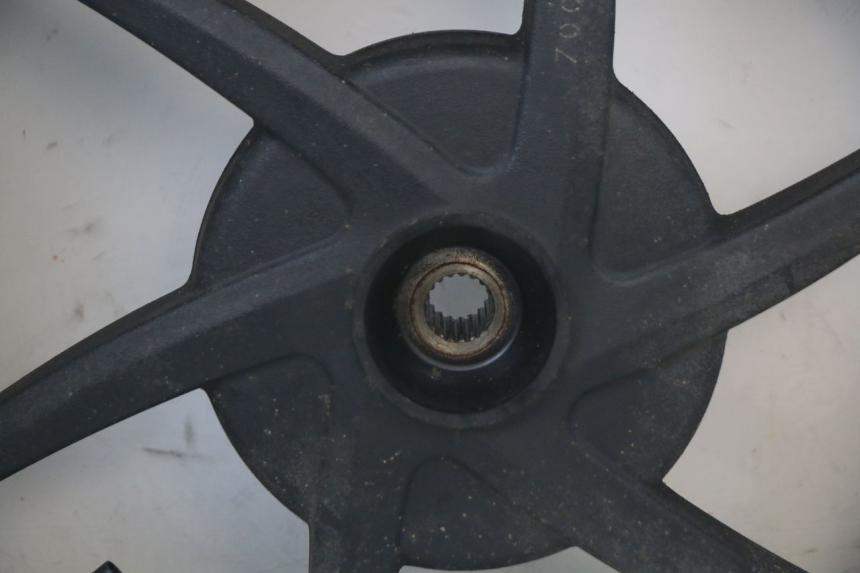 photo de HINTERRADFELGE KYMCO SUPER 8 125 (2008 - 2015) - Technische Nahaufnahme