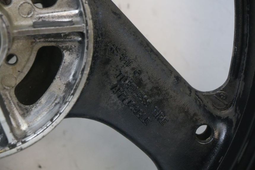 photo de HINTERRADFELGE SUZUKI GS F 500 (2004 - 2007) - Oberflächenzustand und Material