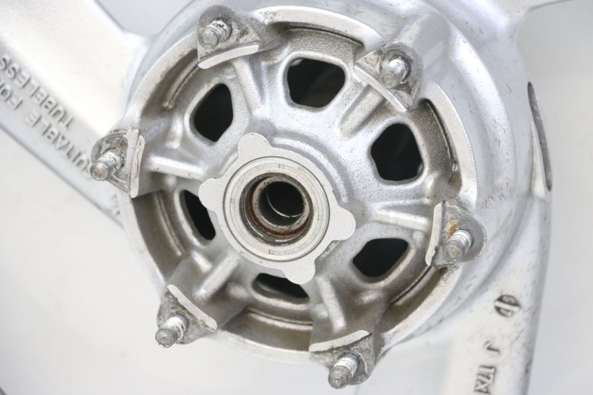 photo de HINTERRADFELGE YAMAHA TDR DELTABOX 125 (1997 - 2003) - Oberflächenzustand und Material