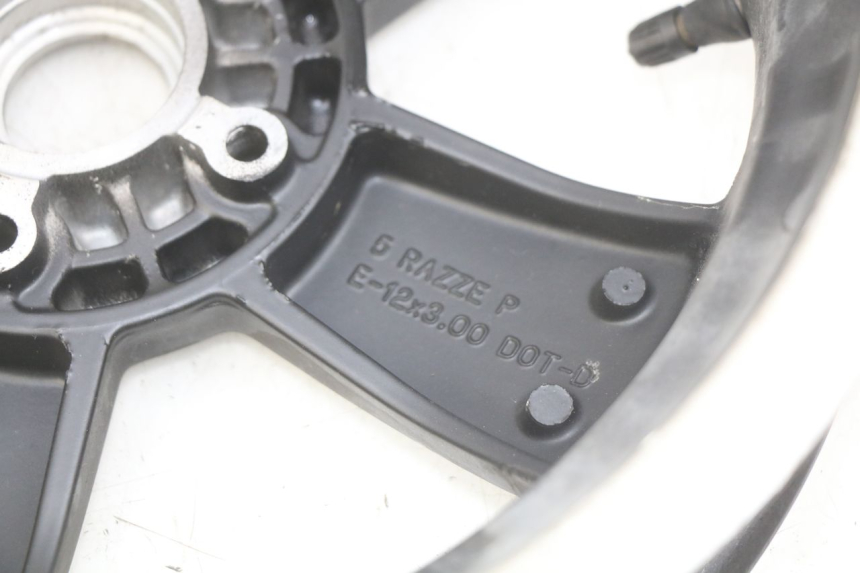 photo de HINTEN FELGE PIAGGIO VESPA GTS SUPER IE 125 (2009 - 2016) - Kennzeichnungen und Originalreferenzen