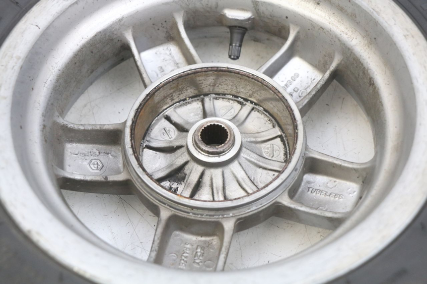 photo de HINTEN FELGE PIAGGIO VESPA LXV 125 (2006 - 2009) - Technische Nahaufnahme