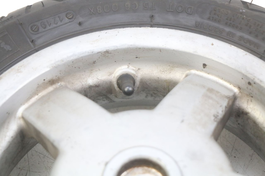 photo de HINTEN FELGE PIAGGIO VESPA LXV 125 (2006 - 2009) - Details der Befestigungspunkte