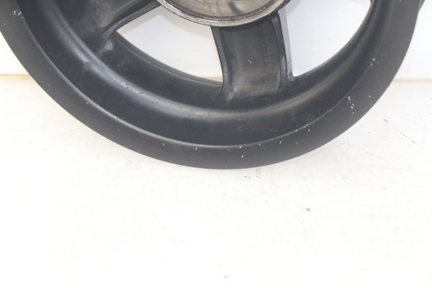 photo de HINTENES FELGE PIAGGIO VESPA S 2T 50 (2007 - 2014) - Zoom auf Gebrauchszustand