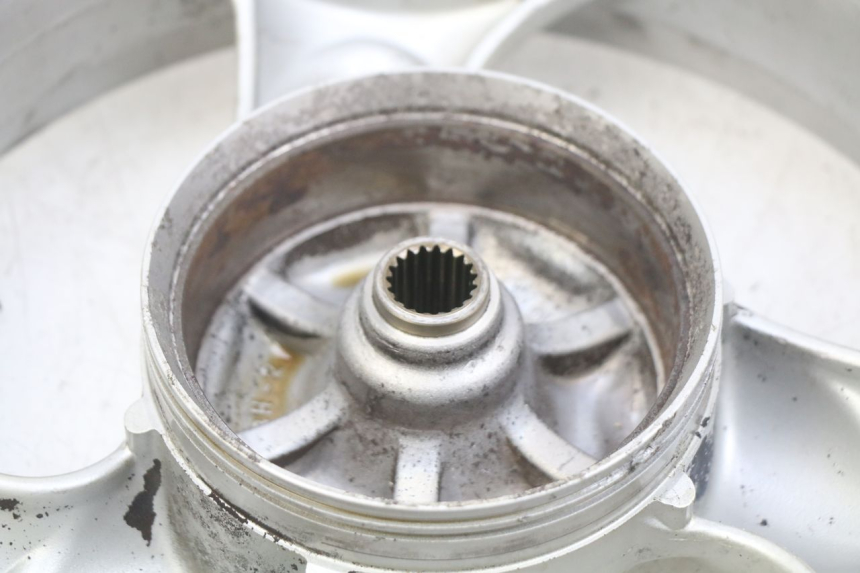 photo de HINTEN FELGE KYMCO VITALITY 2T 50 (2004 - 2010) - Charakteristische Merkmale