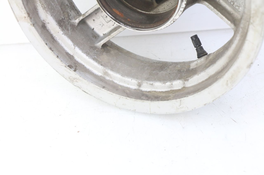 photo de HINTERRAD PEUGEOT VIVACITY NEW 2T 50 (2008 - 2017) - Zoom auf Gebrauchszustand