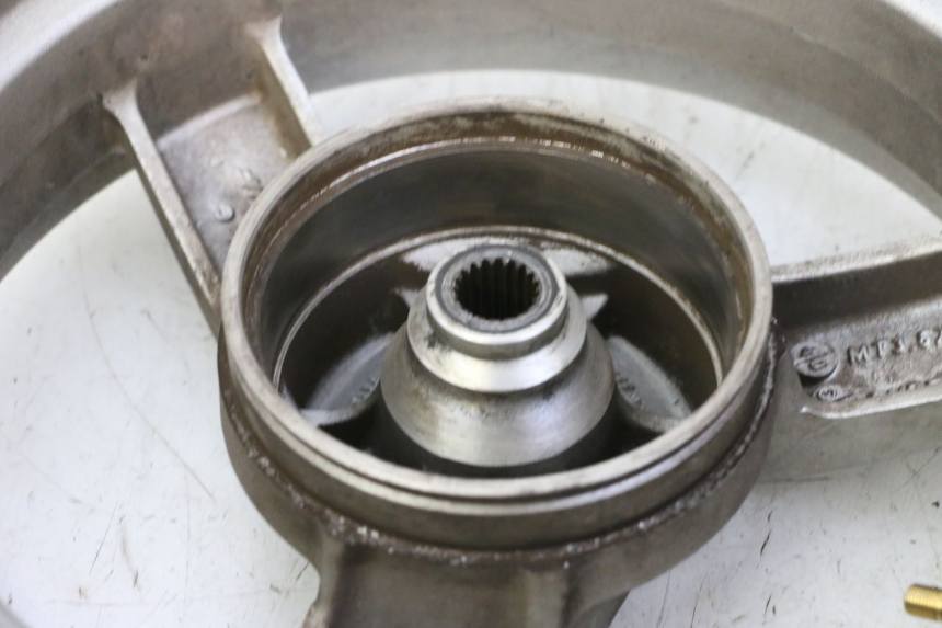 photo de HINTEN FELGE PEUGEOT VIVACITY NEW 4T 50 (2008 - 2017) - Zoom auf Komponenten