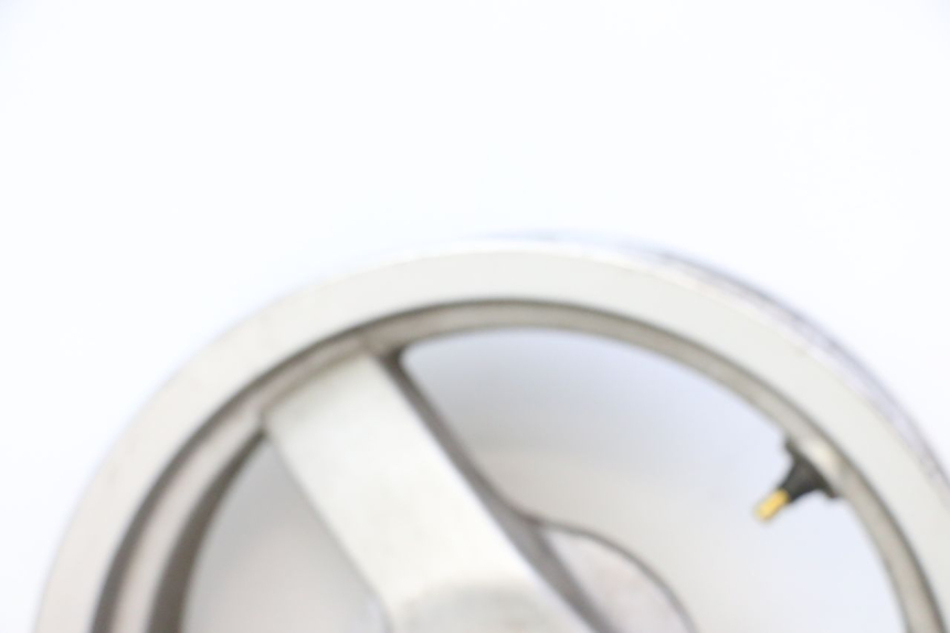 photo de HINTEN FELGE PEUGEOT VIVACITY NEW 4T 50 (2008 - 2017) - Details der Befestigungspunkte