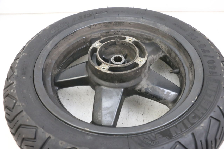 photo de HINTERRADFELGE YAMAHA XMAX X-MAX 125 (2006 - 2009) - Technische Nahaufnahme