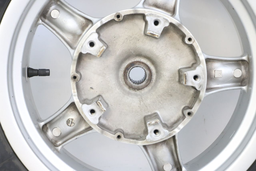 photo de HINTERRADFELGE KYMCO XCITING 250 (2006 - 2009) - Hochauflösende Nahaufnahme