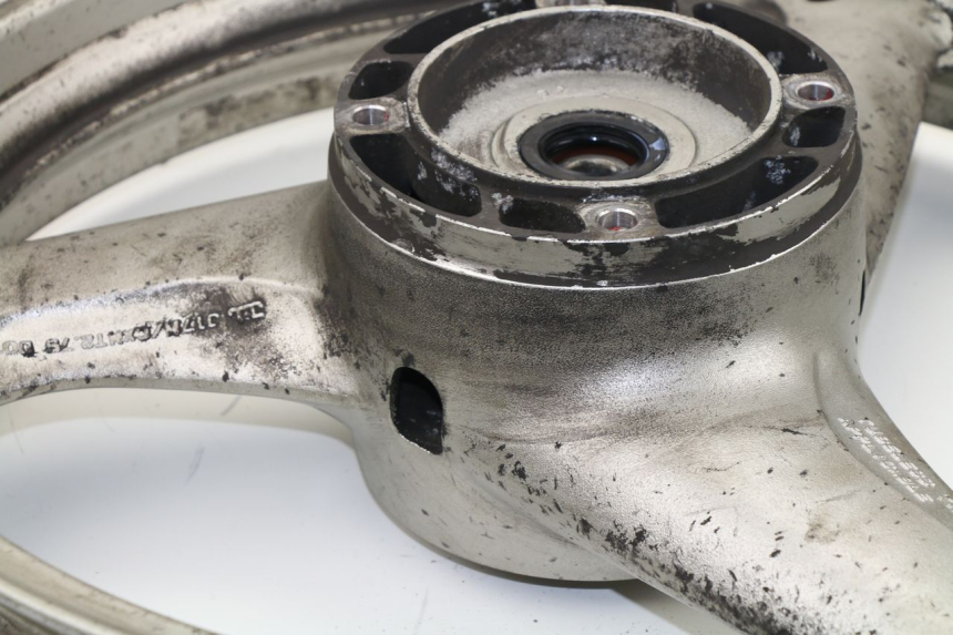 photo de HINTERRADFELGE HONDA XLV VARADERO 125 (2000 - 2006) - Zoom auf Gebrauchszustand