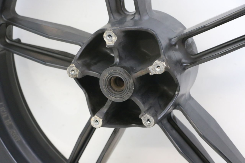 photo de HINTERRADFELGE YAMAHA TZR 50 (2008 - 2016) - Charakteristische Merkmale