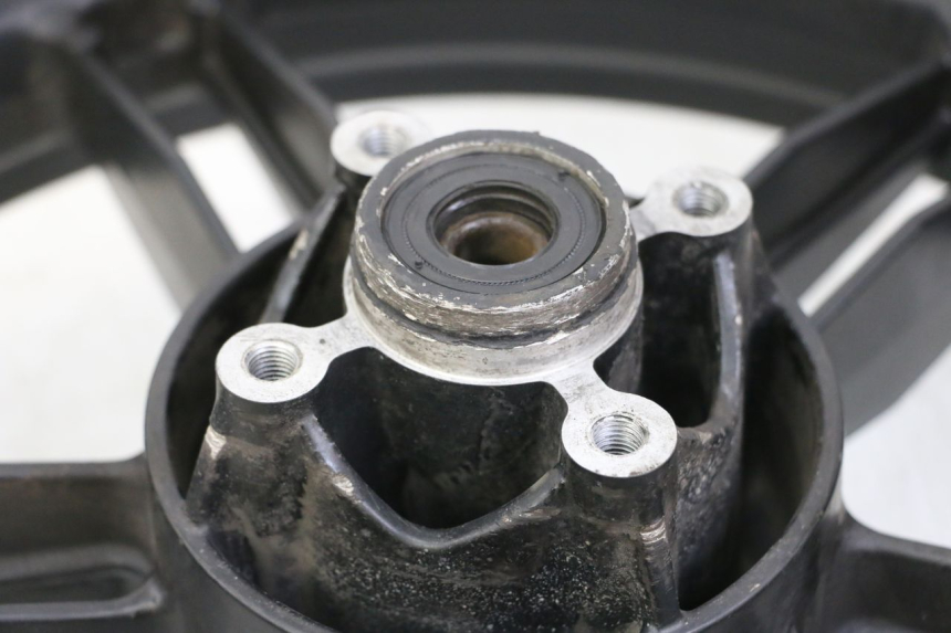 photo de HINTERRADFELGE YAMAHA TZR 50 (2008 - 2016) - Oberflächenzustand und Material