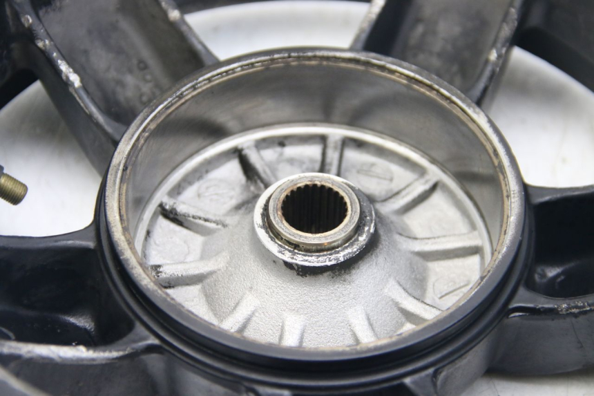 photo de HINTEN FELGE PIAGGIO ZIP 2T 50 (2009 - 2019) - Charakteristische Merkmale