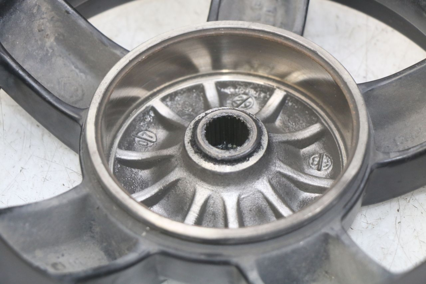 photo de HINTERRADFELGE PIAGGIO ZIP 4T 50 (2018 - 2020) - Weitere Ansicht des Artikels