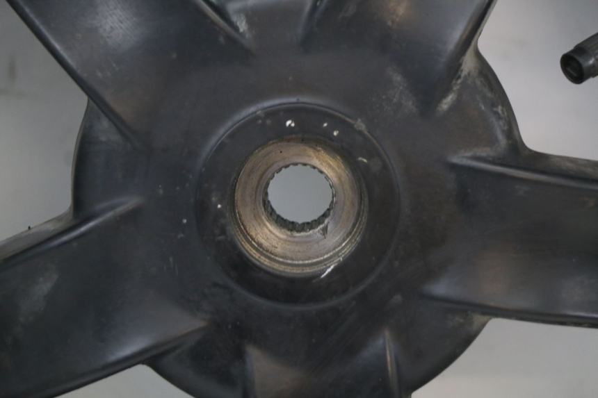 photo de HINTERRADFELGE PIAGGIO ZIP 4T 50 (2018 - 2020) - Alternative Perspektive