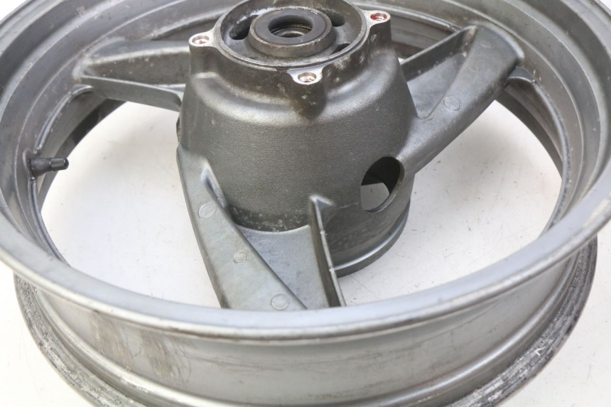 photo de HINTEN FELGE KAWASAKI ZZR 600 (1995 - 2004) - Hochauflösende Nahaufnahme