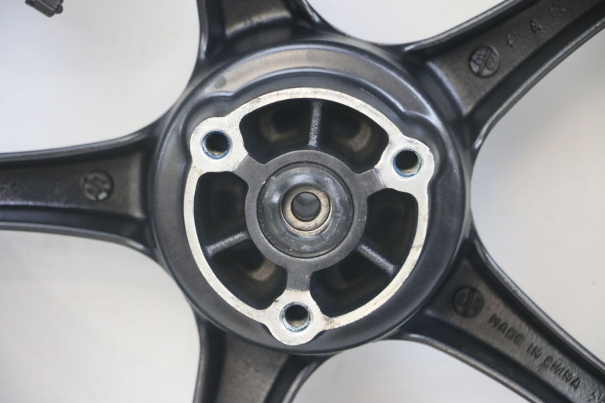 photo de VORDERRADFELGE YAMAHA AEROX 2T 50 (2013 - 2017) - Hochauflösende Nahaufnahme