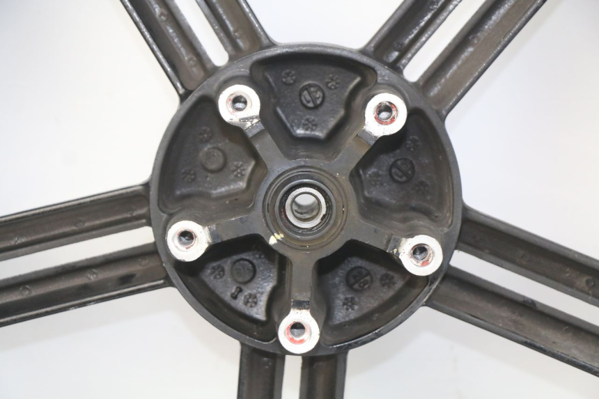 photo de VORDERRADFELGE KYMCO AGILITY 16+ 4T 50 (2018 - 2023) - Charakteristische Merkmale