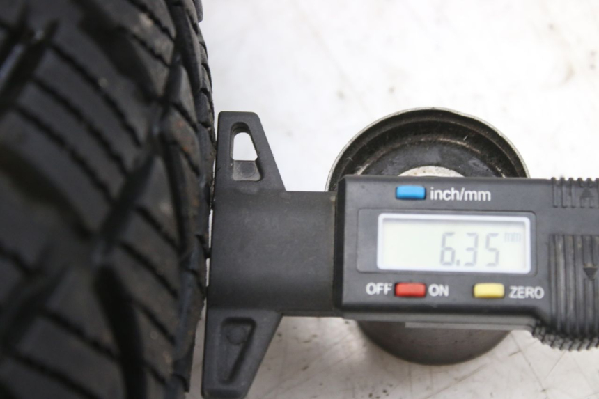 photo de VORDERRAD KYMCO AGILITY 4T 50 (2005 - 2018) - Hochauflösende Nahaufnahme