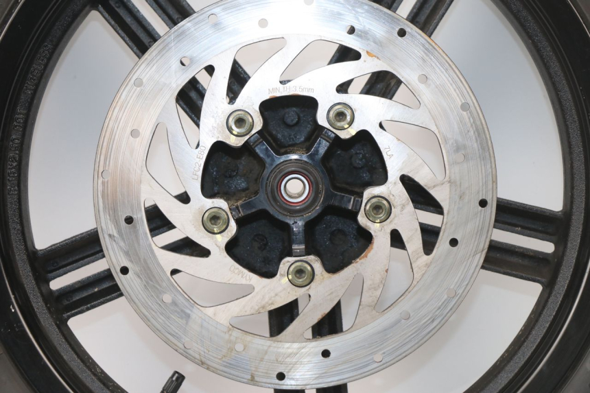 photo de VORDERRADFELGE KYMCO AGILITY CITY 16P 125 (2015 - 2021) - Zoom auf Komponenten