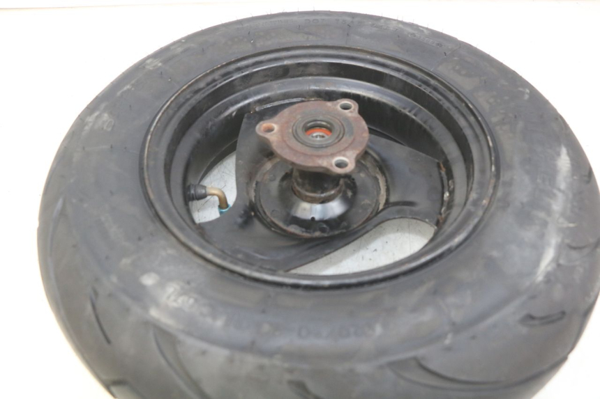 photo de VORDERRADFELGE PGO BIG MAX 50 (2001 - 2009) - Details der Befestigungspunkte