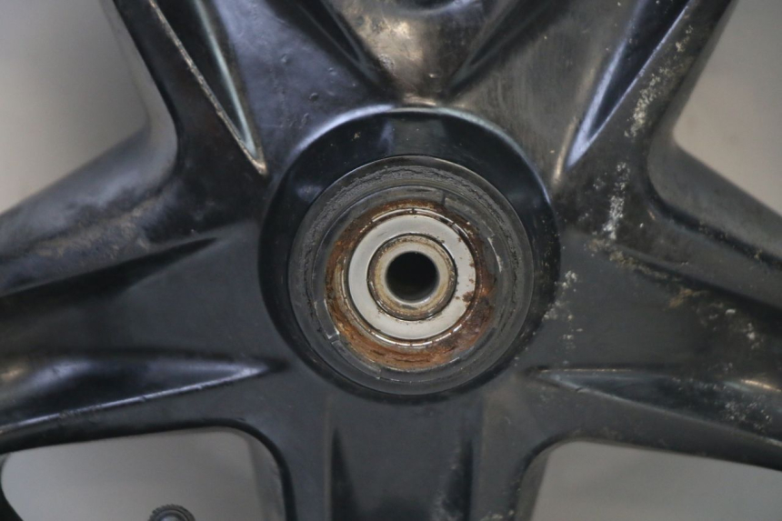 photo de VORDERRADFELGE MBK BOOSTER NEXT GENERATION 50 (1995 - 1998) - Details der Befestigungspunkte