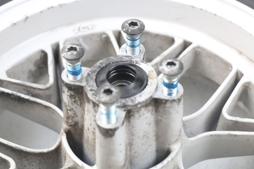 photo de VORDERRADFELGE MBK BOOSTER SPIRIT 50 (2004 - 2017) - Technische Nahaufnahme