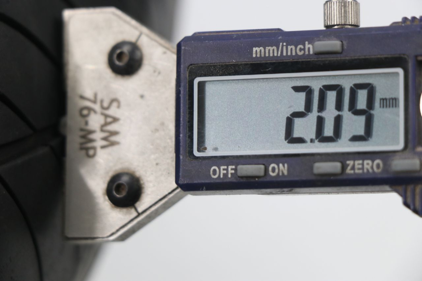 photo de VORDERRADFELGE HONDA CBF 500 (2004 - 2007) - Zoom auf Gebrauchszustand