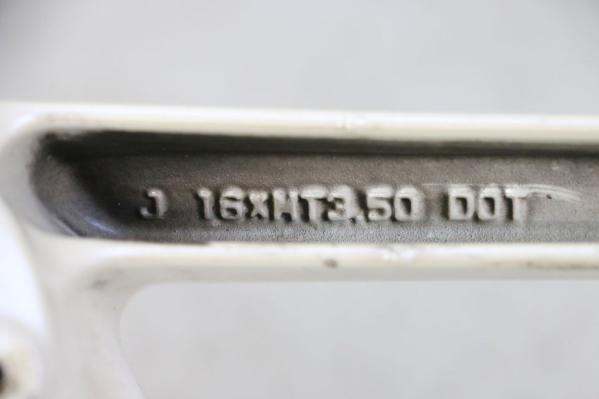 photo de VORDERRADFELGE HONDA CBR RR FIREBLADE 900 (1992 - 1994) - Technische Nahaufnahme