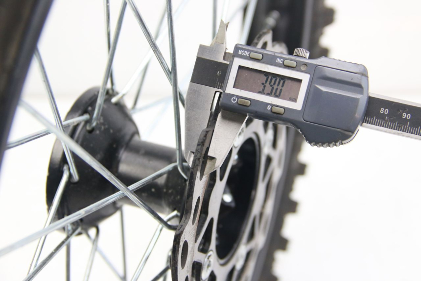 photo de VORDERRADFELGE CCR DIRT BIKE 125 - Zoom auf Gebrauchszustand