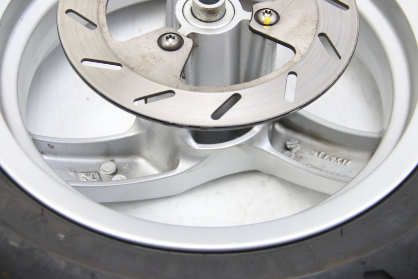 photo de VORDERRADFELGE PEUGEOT E-VIVACITY 1 (2012 - 2018) - Zoom auf Gebrauchszustand