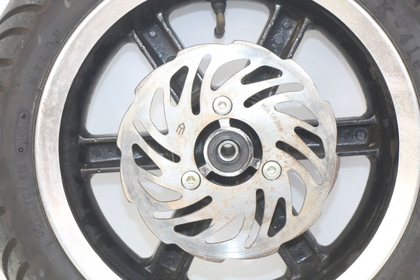 photo de VORDERRAD KEEWAY F-ACT FACT 50 (2006 - 2011) - Hochauflösende Nahaufnahme