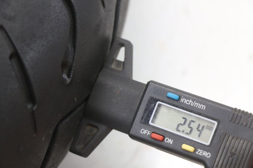 photo de VORDERRADFELGE HONDA FES PANTHEON 2T 125 (1998 - 2002) - Zoom auf Komponenten