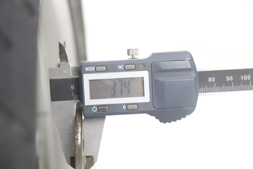 photo de VORDERRADFELGE MBK FLIPPER 115 (2013 - 2017) - Details der Befestigungspunkte