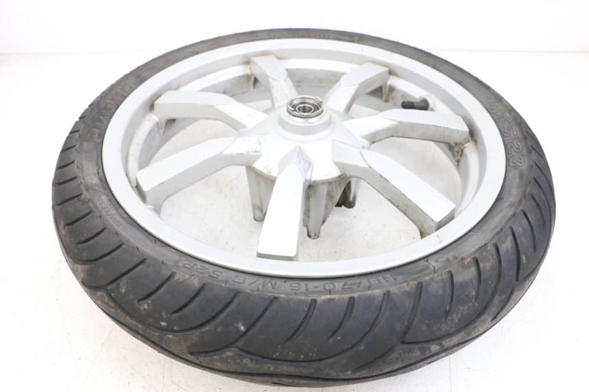 photo de VORDERRADFELGE PEUGEOT GEOPOLIS RS 125 (2007 - 2009) - Details der Befestigungspunkte