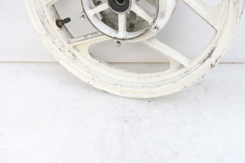 photo de VORDERRADFELGE KAWASAKI GPX R WARBIRD 600 (1988 - 1993) - Details der Befestigungspunkte