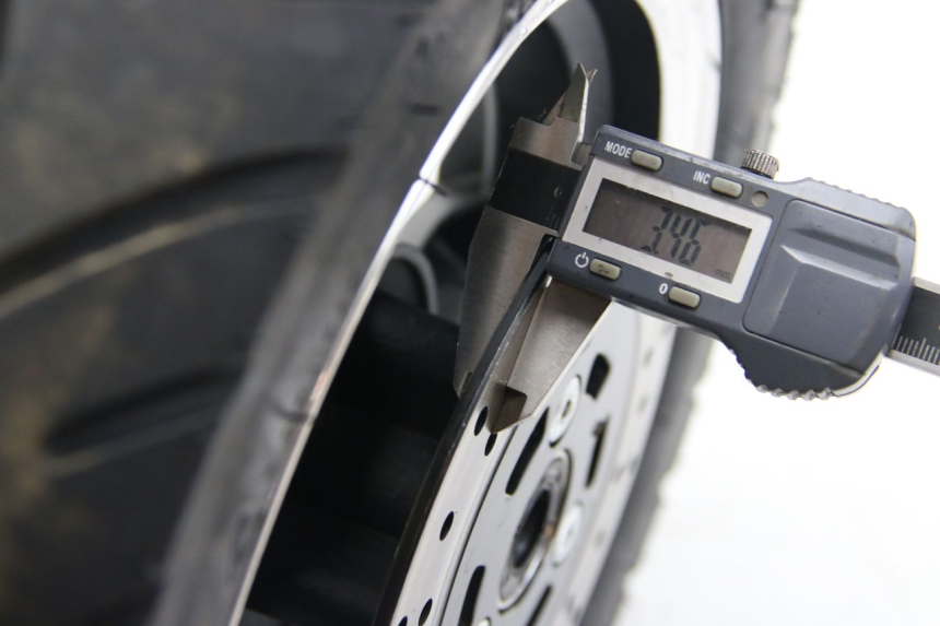 photo de VORDERRADFELGE JM MOTORS GT LINE 4T 50 (2021 - 2023) - Alternative Perspektive