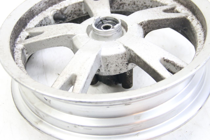 photo de VORDERRADFELGE PEUGEOT KISBEE 2T 50 (2010 - 2017) - Technische Nahaufnahme