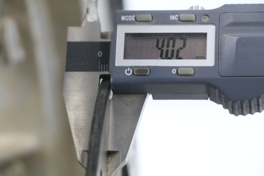 photo de VORDERRADFELGE PEUGEOT KISBEE 4T 50 (2010 - 2017) - Zoom auf Gebrauchszustand