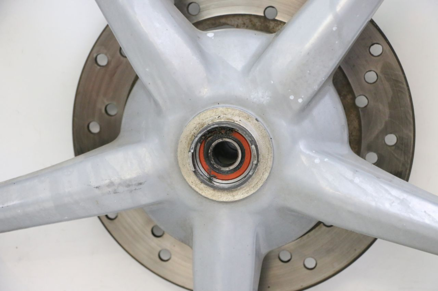 photo de VORDERRADFELGE PIAGGIO LIBERTY 4T 50 (2009 - 2015) - Zoom auf Komponenten