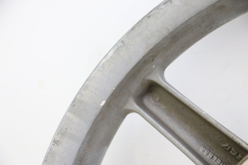 photo de VORDERRADFELGE PIAGGIO LIBERTY 4T 50 (2009 - 2015) - Hochauflösende Nahaufnahme