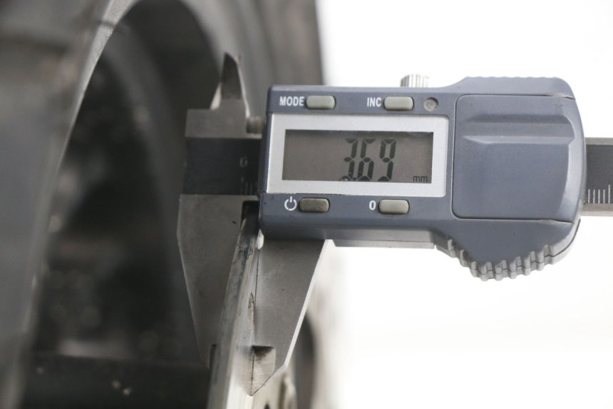 photo de VORDERRADFELGE KYMCO LIKE 2T 50 (2009 - 2018) - Zoom auf Gebrauchszustand