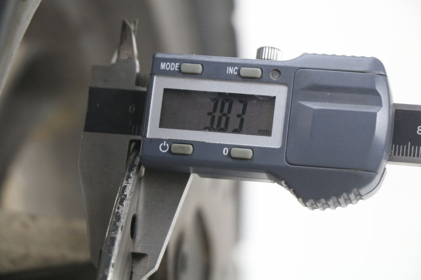 photo de VORDERRADFELGE KYMCO LIKE 4T 50 (2009 - 2018) - Zoom auf Gebrauchszustand