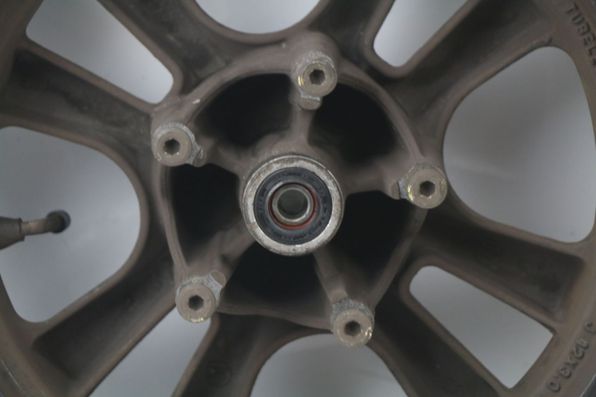 photo de VORDERRADFELGE KYMCO LIKE 125 (2009 - 2016) - Details der Befestigungspunkte