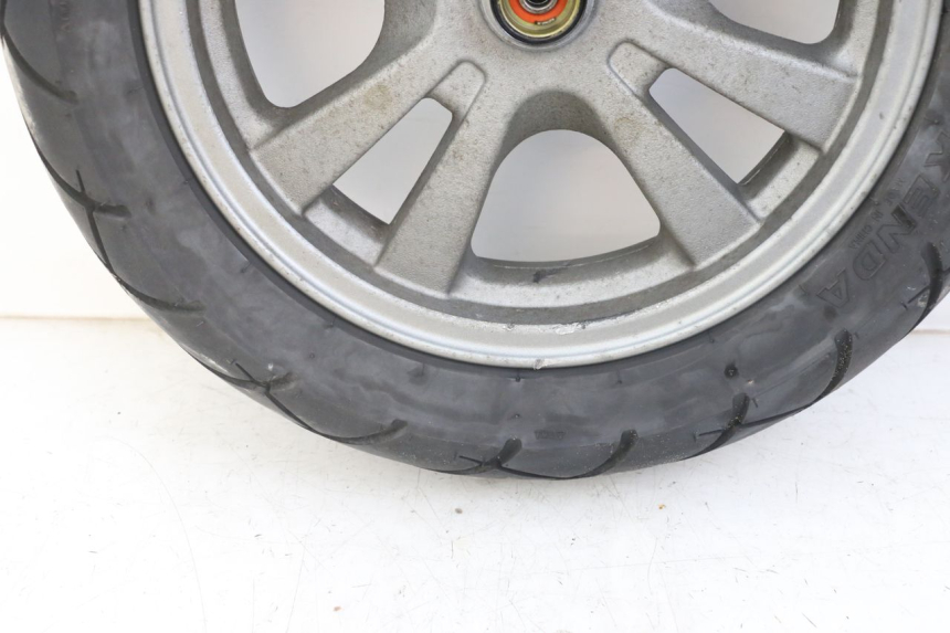 photo de VORDERRADFELGE KYMCO LIKE 125 (2009 - 2016) - Details der Befestigungspunkte