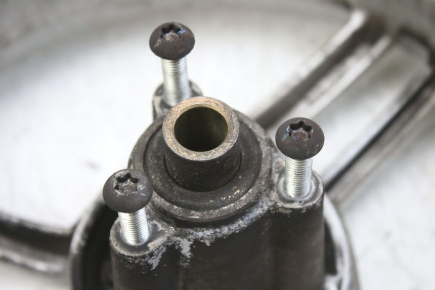 photo de VORDERRADFELGE PEUGEOT LUDIX 50 (2008 - 2017) - Kennzeichnungen und Originalreferenzen